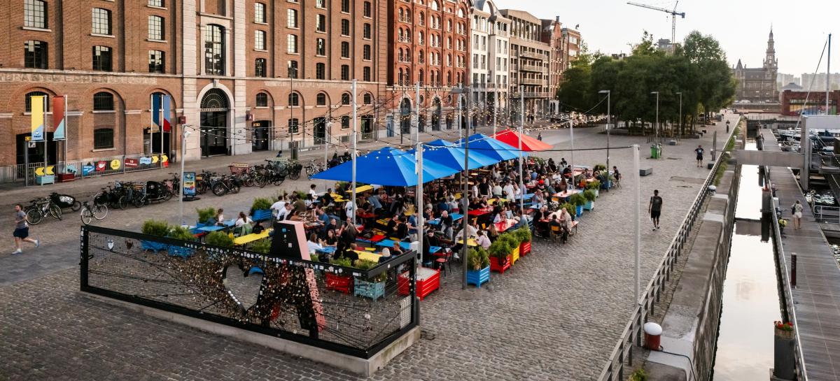 sfeerbeeld van een terras 