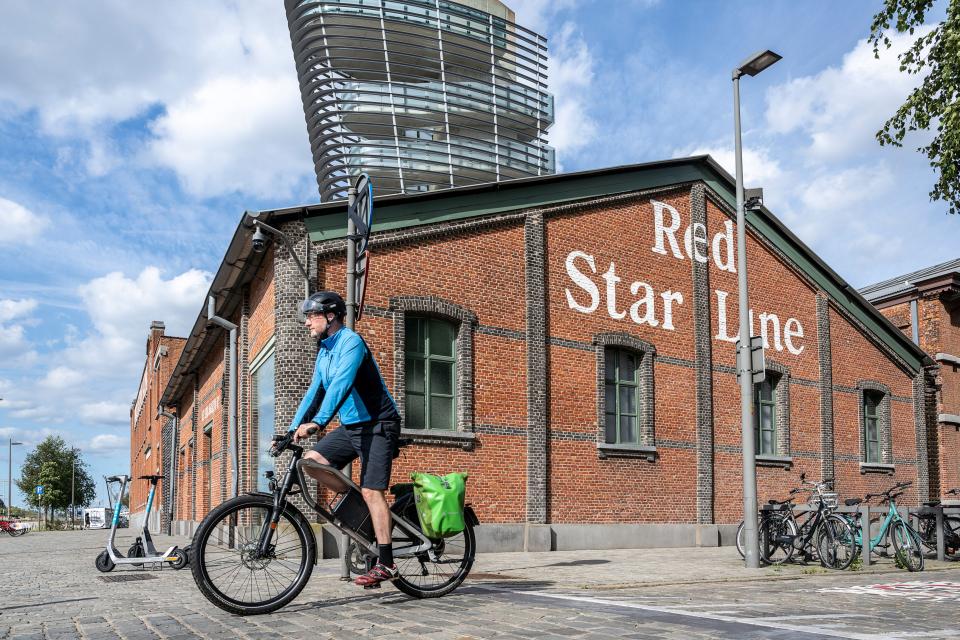 hoekgebouw Red Star Line