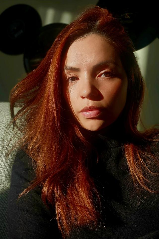 Portretfoto van een vrouw met rode haren