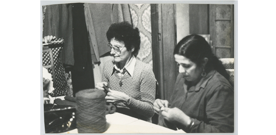 Henia met madame SImone, ca. 1970-1980
